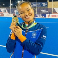 Hockey star Siami’