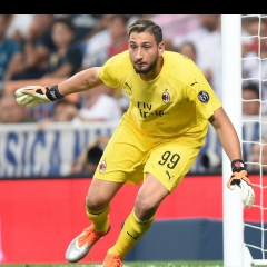 Khawvel-a goalkeeper