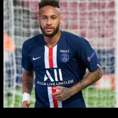 Khawvel footballer l