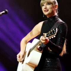 Perfect 10 : Taylor