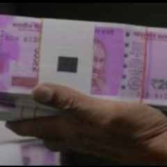 Rs. 2,000 Note a thi